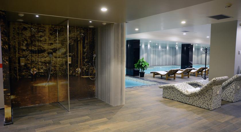 Hotel Russia สโกเปีย ภายนอก รูปภาพ