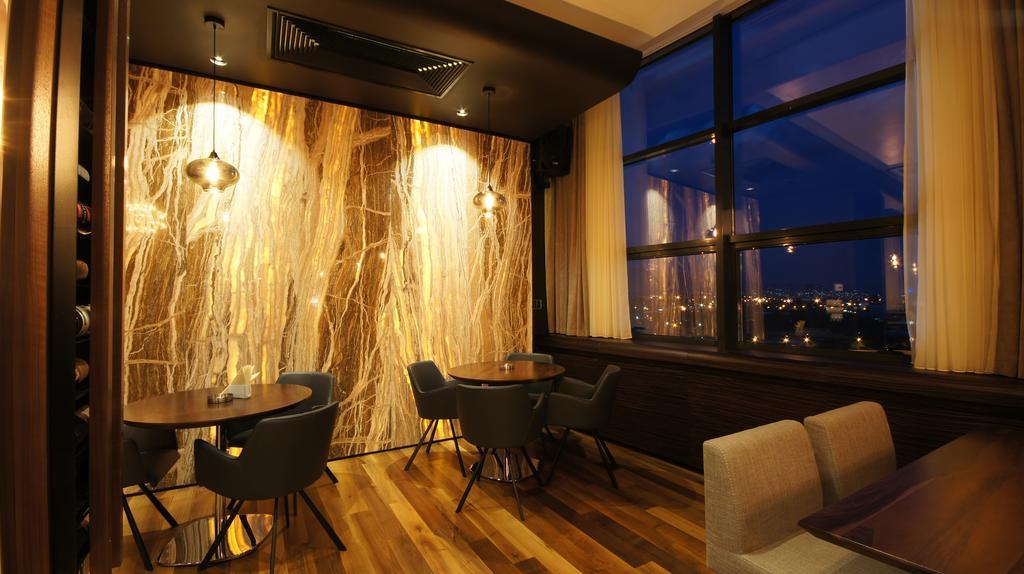 Hotel Russia สโกเปีย ภายนอก รูปภาพ